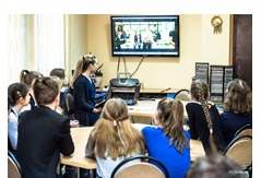 Студенты ВЛГАФК рассказали юным великолучанам о волонтерстве