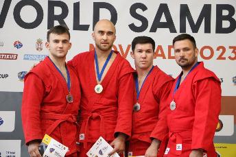 Максим Мерзляков стал серебряным призером Кубка мира по спортивному и боевому самбо 